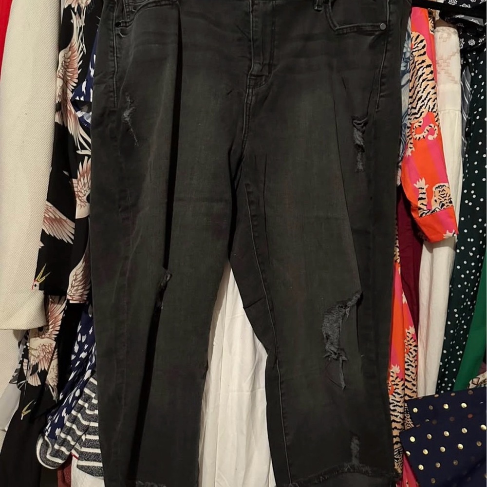Distressed Black Crop Jeans
